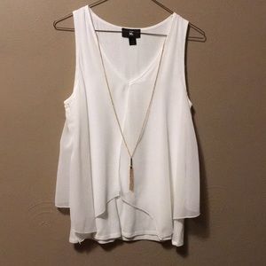White tank top blouse w/removable gold necklace